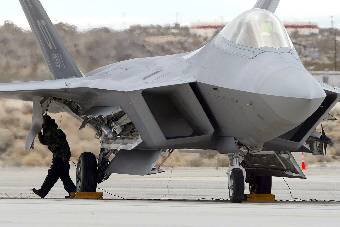 F-22_Raptor_preparing_takeoff